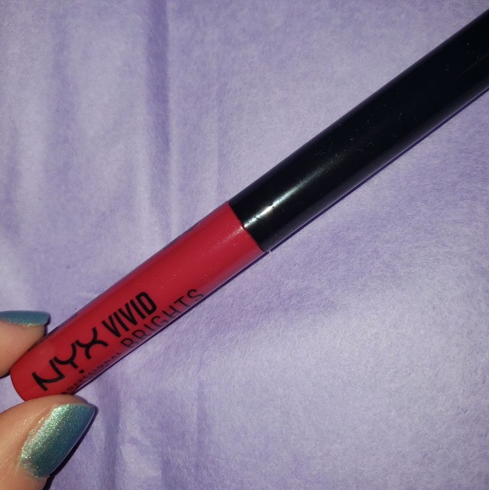 NYX Vivid Brights Red liquid eyeliner
